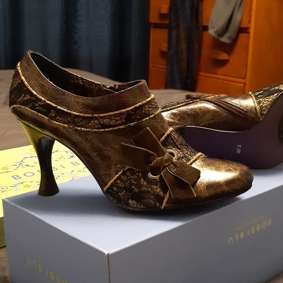 Ladies shoes - Picture 2 of 2